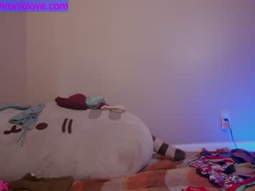 webcam girl chroniclove live cam image #2322600
