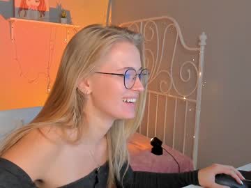 webcam girl linellali live cam image #2563290