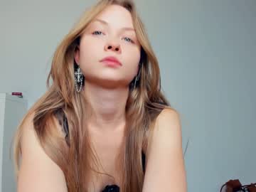 webcam girl gust_ofwind live cam image #6026381