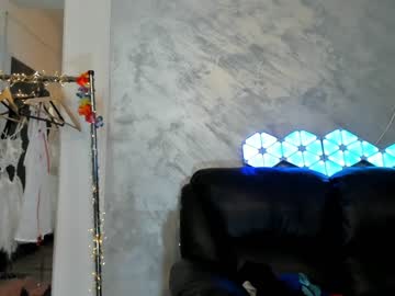 webcam girl hotfallingdevil live cam image #1221852