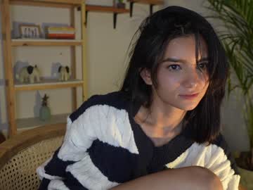 webcam girl urcutelinda live cam image #6703130