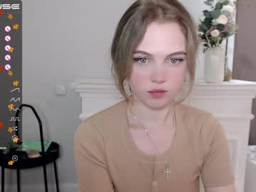 webcam girl small_blondee live cam image #2929888