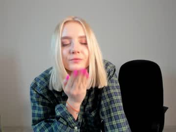 webcam girl oliviabr0wn live cam image #3178774