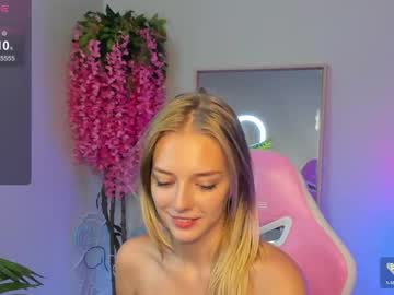 webcam girl lolasmallbunny live cam image #7041208