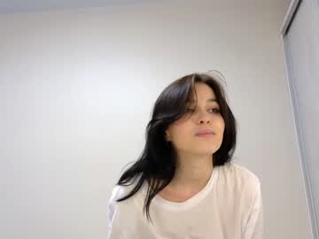 webcam girl kr1stinarrow live cam image #4814298