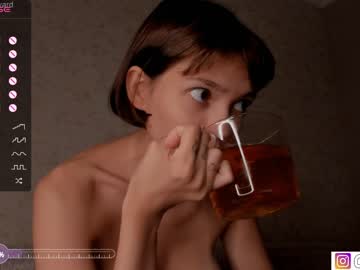 webcam girl bzzzme live cam image #5292378