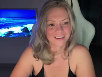 webcam girl kiradivine live cam image #2501111