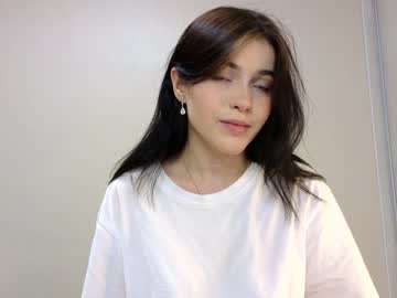 webcam girl kr1stinarrow live cam image #4827940