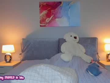 webcam girl your__voice live cam image #1905821