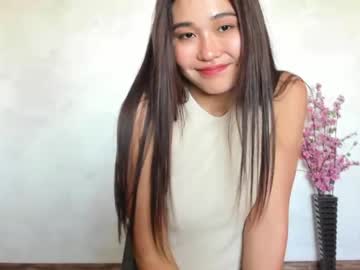 webcam girl pure__girl live cam image #2706179