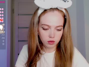 webcam girl small_blondee live cam image #3217352