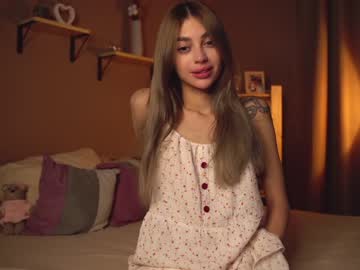 webcam girl cuteelsa_ live cam image #5778858