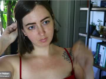 webcam girl maeveminx live cam image #2772348