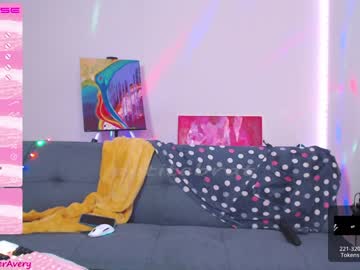 webcam girl petitebrat live cam image #3262535