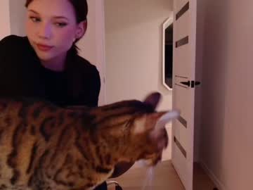 webcam girl bitter_moon live cam image #6970509