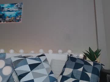 webcam girl little_pearl_ live cam image #5221859