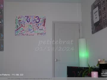 webcam girl petitebrat live cam image #6204313
