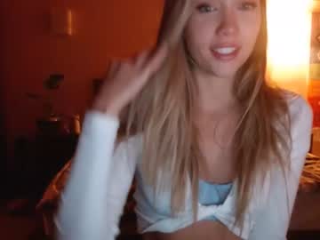 webcam girl bitter_moon live cam image #2566686