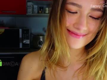 webcam girl crazzy_cherry live cam image #6721893