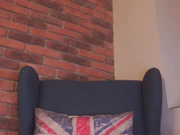webcam girl aveksmr live cam image #1740050