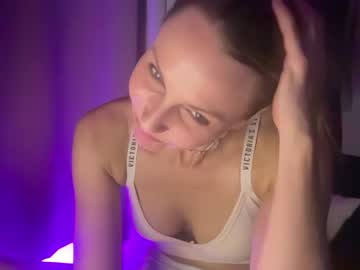 webcam girl kaileeshy live cam image #2810981