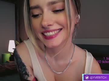 webcam girl _yvie_ live cam image #3730516