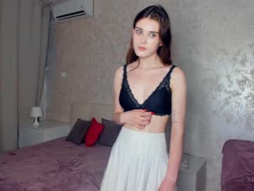 webcam girl minnietammy live cam image #4821659