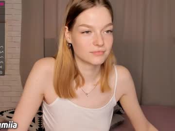webcam girl hayneshelen live cam image #1687679