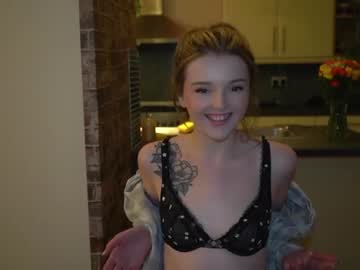 webcam girl lucydelovely live cam image #3591138