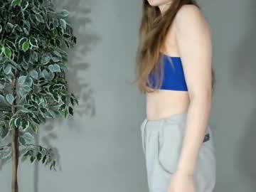 webcam girl linettegrandon live cam image #7085779