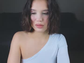 webcam girl mia__lunaa live cam image #7026726