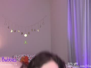 webcam girl blue_bubbles118 live cam image #663791