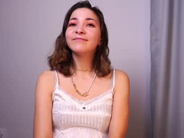 webcam girl helenmoors live cam image #5856841