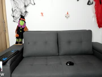 webcam girl abigail_w live cam image #3021646