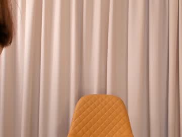 webcam girl peek_in_my_window live cam image #6605291