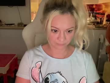 webcam girl kiradivine live cam image #3618849