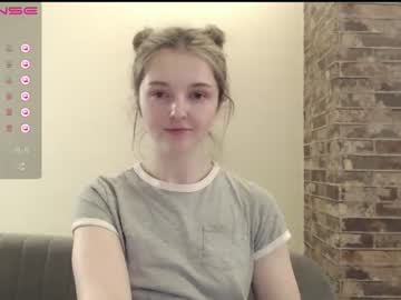 webcam girl lucydelovely live cam image #3641475