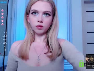 webcam girl small_blondee live cam image #3444182