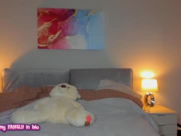 webcam girl your__voice live cam image #1948792