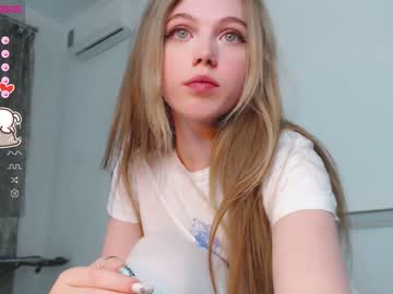 webcam girl small_blondee live cam image #3209945