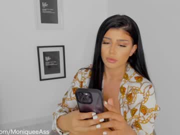 webcam girl moniqueeass live cam image #4598264