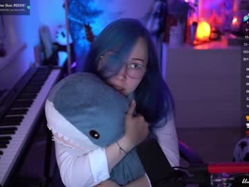 webcam girl blue_mooncat live cam image #5136427