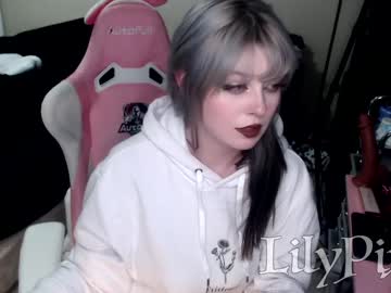 webcam girl lilypixel live cam image #3148252