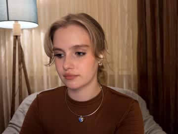 webcam girl cute_siberian_girl live cam image #6835995