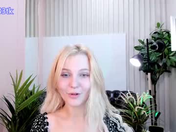 webcam girl alien_kitty_ellie live cam image #2436087