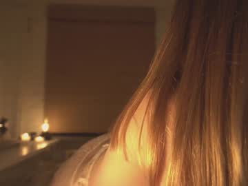 webcam girl bibi_it_is live cam image #3053734