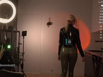 webcam girl bronnica live cam image #3390660
