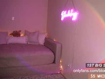 webcam girl blondiekayy live cam image #3176207
