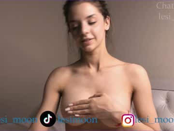 webcam girl lesi_moon live cam image #5873049