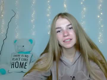 webcam girl little__cherrry live cam image #2524494